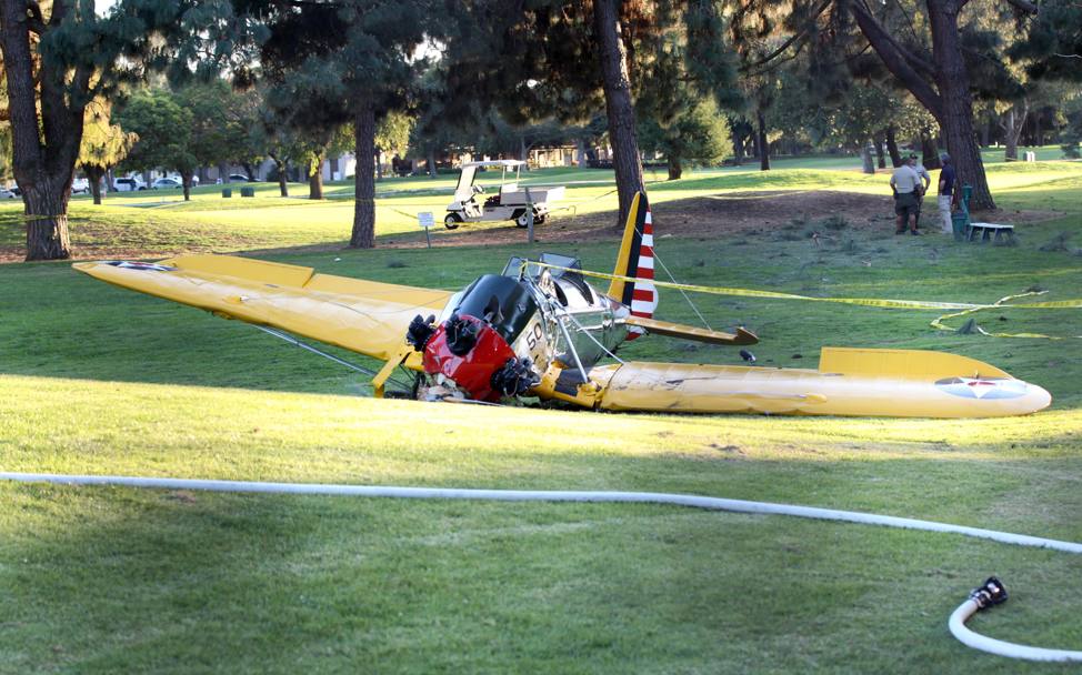 Ecco quello che rimane dell’aeroplano, un Ryan PT22 a elica degli anni Quaranta, pilotato dall’attore Harrison Ford (Olycom)